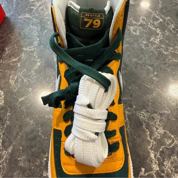 Nike Terminator High- Seattle Supersonics (FN4442-300) - Picture 2 of 10